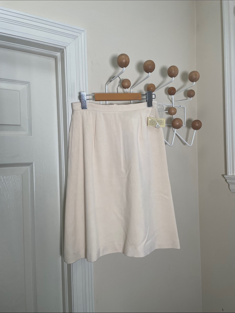 Anne Klein - NWT Silk Classic Neutral Preppy Mini Skirt - Cream - 4